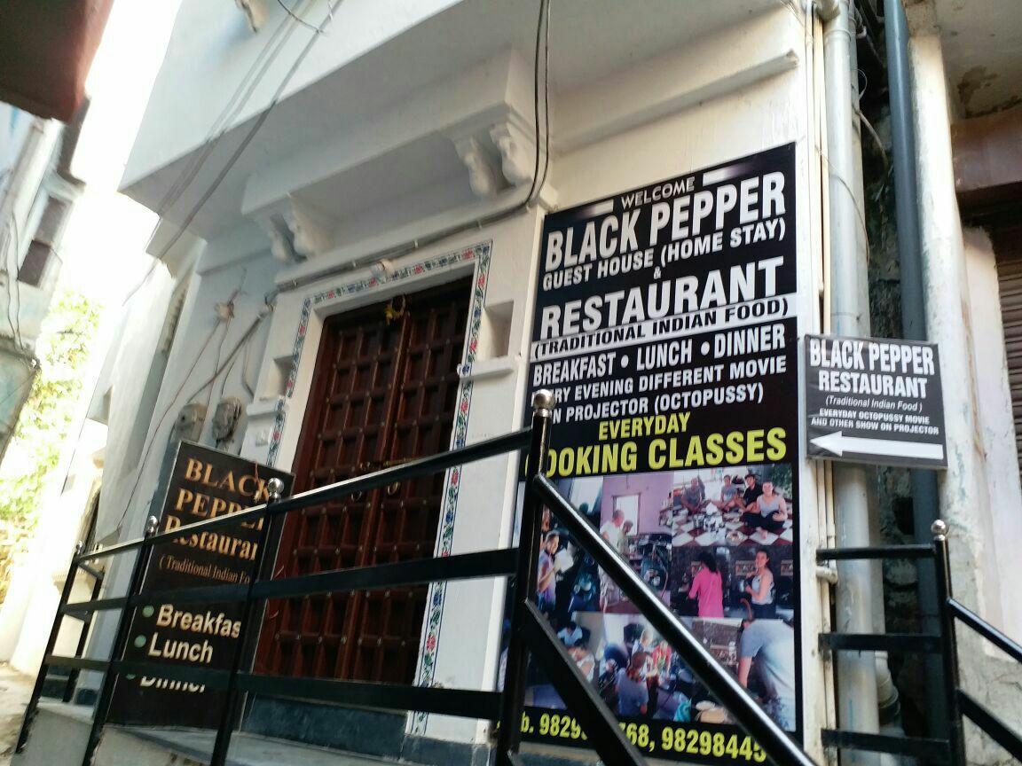 Black Pepper Home Stay Udaipur Ngoại thất bức ảnh