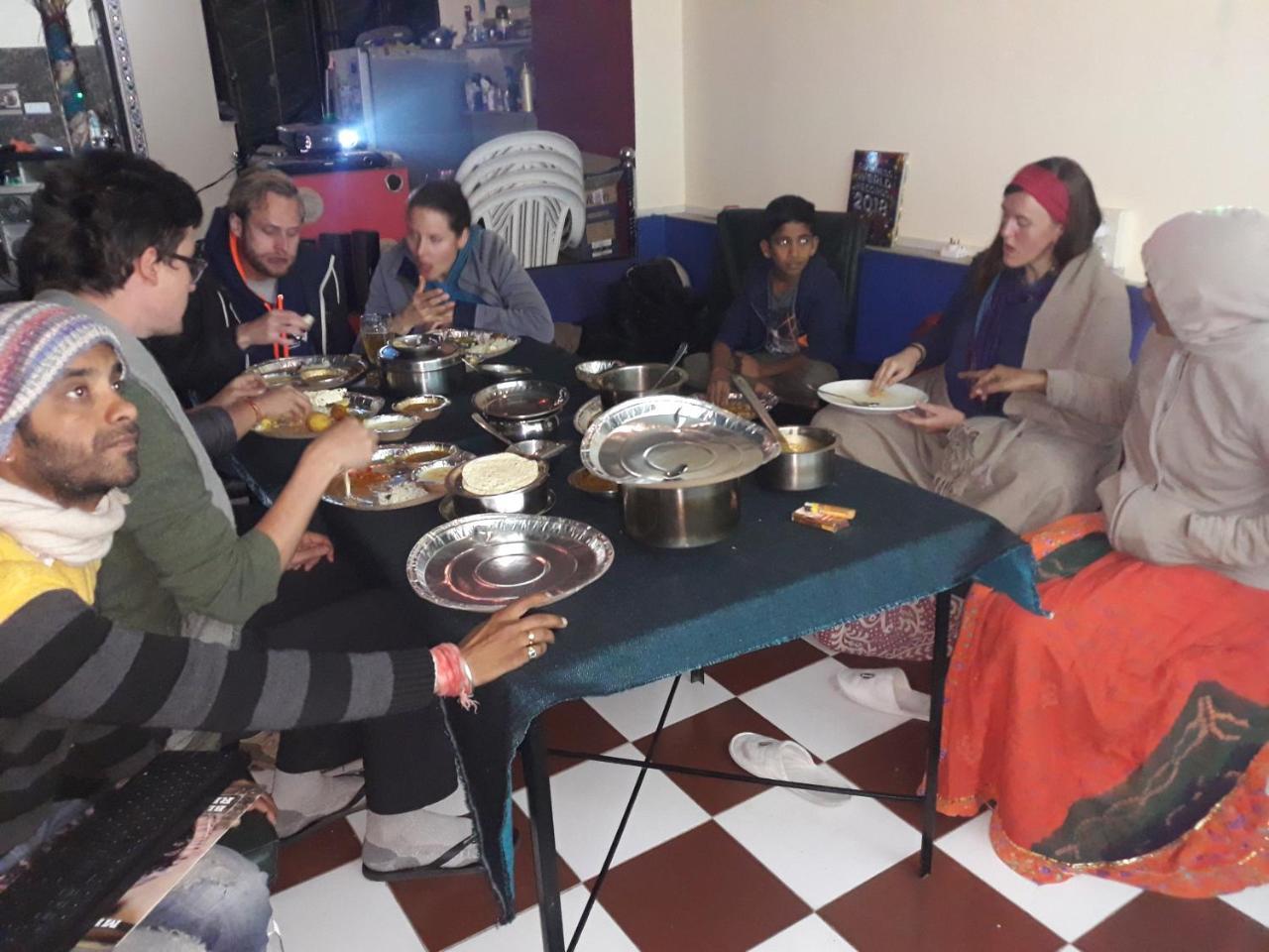 Black Pepper Home Stay Udaipur Ngoại thất bức ảnh