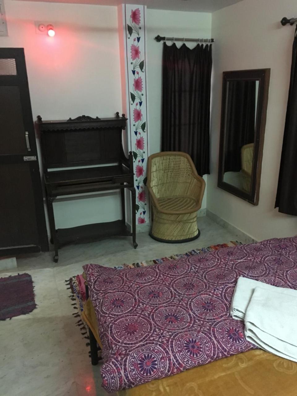 Black Pepper Home Stay Udaipur Ngoại thất bức ảnh